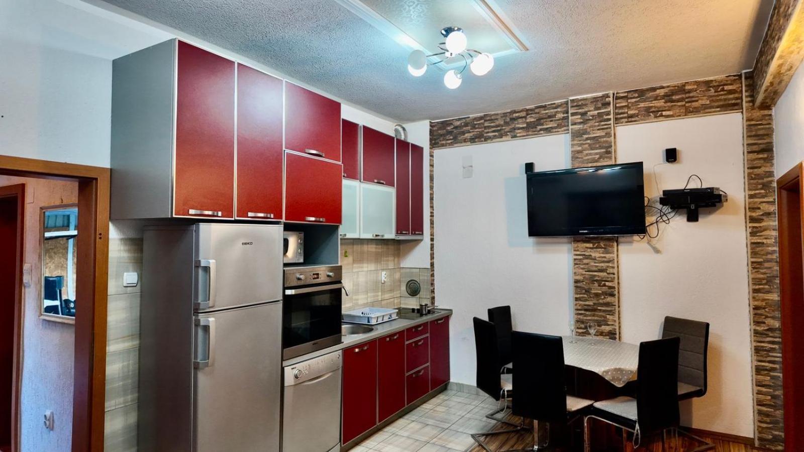 Appartement Ljiljanic Budva